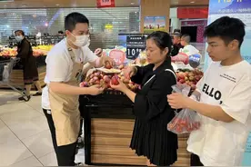 持续深耕生鲜全球化源头直采 永辉超市“南非小苹果”带到中国消费者面前图片