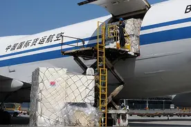 2023年中国外贸面临挑战！一月对美出口下降25%，是何原因？图片