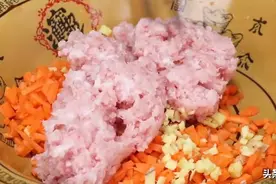 洋葱最好吃的做法，比红烧肉还香，简单营养又下饭，上桌就扫光图片