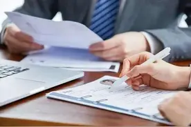 当面试官提问：“你父母是做什么”？这样回答肯定能拿到offer图片