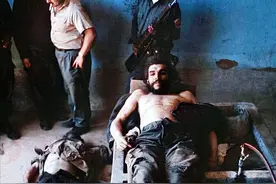 格瓦拉遇害现场：平静面对行刑士兵，身中九弹被击毙，双手被割下图片