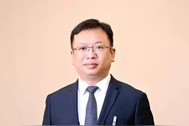 全国人大代表聂鹏举建议优化火车票改签规定：放宽改签期限，允许二次改签图片