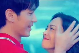 导演越拍越大胆，10对“姐弟恋”年龄越拉越大，有的好磕有的辣眼图片