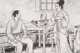 民间故事：男子借屋避雨，见女子绣鞋上有字，他捅破屋顶逃过一劫图片