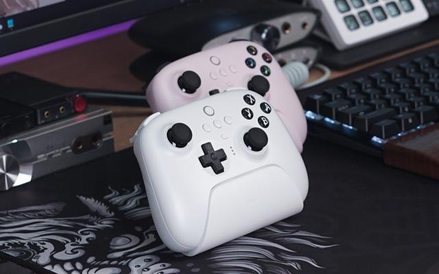 完整无线化体验！八位堂猎户座真无线手柄座充套装测评