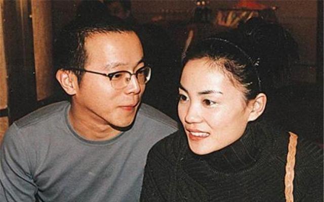 王菲：两婚两离，53岁和谢霆锋只恋爱不结婚，今两个女儿成她烦恼