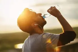 寿命长久的人，都会喝3种水，如果可以天天坚持喝，或能延年益寿图片