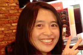 17年的爱与痛，邱毅与小12岁娇妻离婚，三个孩子成为精神依靠图片
