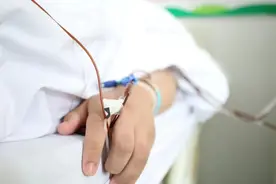 14岁武汉少年捐髓救父，连扎51针一声没吭图片