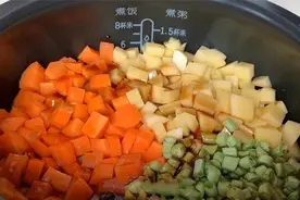 大米试试这样做，实在太香了，老保姆的拿手绝活，冬天就要这样吃图片