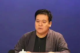 对许石林：“强烈建议恢复民跪官大礼”的解读图片