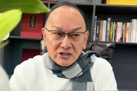 73岁港星官宣离婚，因拍风月片丁克至今，曾嫌弃叶子楣年老色衰图片