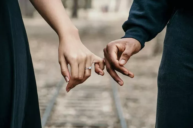 30个热门“婚姻故事”引网友怒赞：遇见你之前，我从没想过结婚