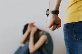 同居后发现男友的特殊癖好，25岁女孩苦苦哀求：身体实在是受不了图片