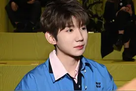 单飞8年，再看25岁王源现状，终究走上了“小虎队”陈志朋的老路图片