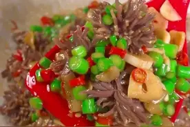 为什么你炒的鸡胗不脆、腥味还特别重，那是因为这两步做错了图片