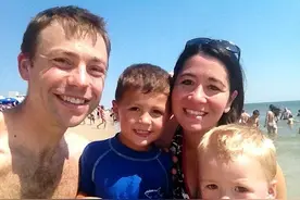 2013年，美国一亲姐妹同时生下双胞胎，4个孩子的爹却是同一个人图片