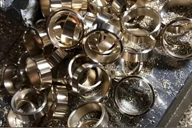 几千块的老机床干掉几十万数控机 成本直降90% 制造业内卷太残酷图片