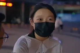 21岁送外卖单亲妈妈：生活百般滋味，人生需要笑对图片