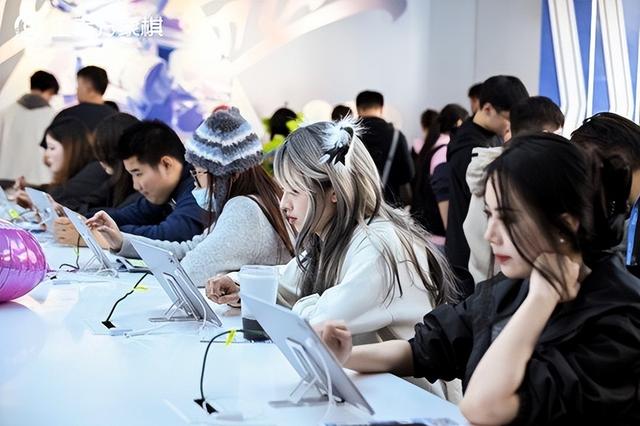 王者第十年，万象棋组了个可躺玩的策略爽局