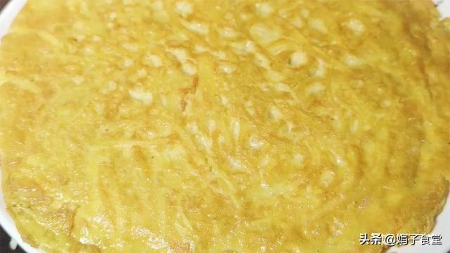土豆鸡蛋饼这样做才好吃，鲜香入味，简单营养，孩子经常点名要吃
