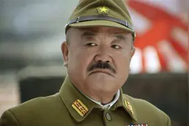 二战各国军队为了隐蔽性，军装都是深色，为什么日军的却是黄色？图片