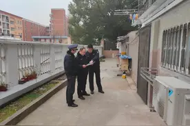 自家墙为什么不能开门？他们这么做，让居民避免10万罚款图片