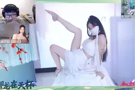 东方媚儿大秀西域舞，长腿裸足如同仙女下凡，AJ两字评价太真实图片