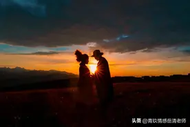 《非暴力沟通》，学会亲密关系中的正确沟通方法图片