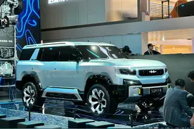 新车 | 定位全尺寸硬派越野SUV，方程豹豹8概念车亮相成都车展图片