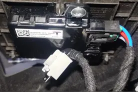 75元恢复特斯拉中控箱数据功能图片