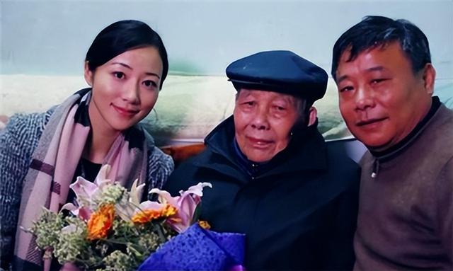 韩雪说她爷爷13岁参加红军,她爷爷到底是谁?跟王近山没有关系
