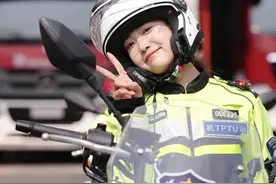 美炸了！杭州最美女交警李语蔚，现在执法，让评论区北方网友沦陷图片