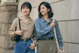 女人入秋后别乱买衣服，有这“2裙2裤2外套”就足够，特时髦百搭图片