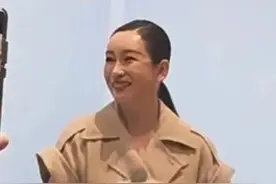 44岁秦海璐脸垮了！面部肿胀似发面馒头，身材严重发福神似壮汉图片