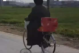 河南商丘：百岁老父亲，骑单车去探望80岁的女儿，感动全网图片