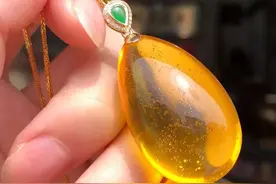 琥珀蜜蜡的药用价值，网友：不知道太可惜啦图片