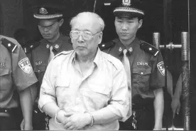 烟王李国庭覆灭史：敛财4.6亿，潜逃一年玩灯下黑，在寡妇家落网图片