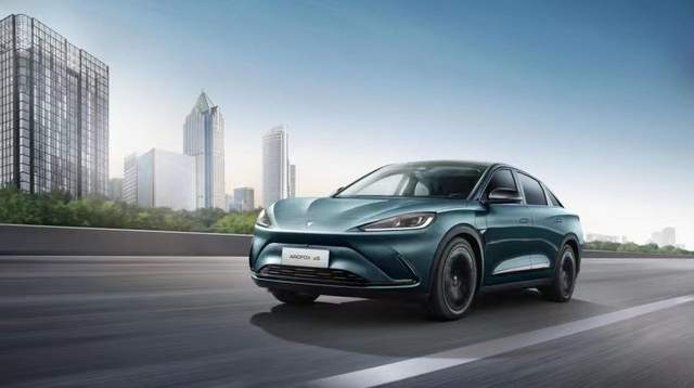极狐森林版上新735E、688E，售价24.58万起最长续航735公里