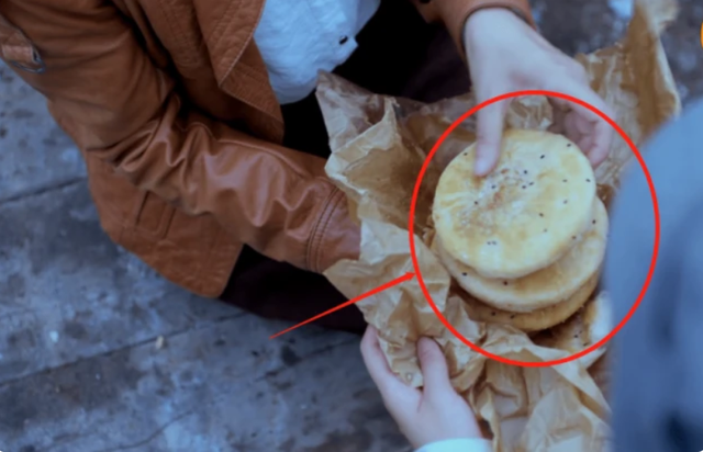 "假戏真做",58岁演少女,滤镜10级,国产剧的畸形现象该改改了(芝麻女孩