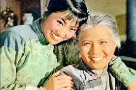 老戏骨车毅去世 享年102岁 一家三代军人 大多是演员 田华行军礼送行图片