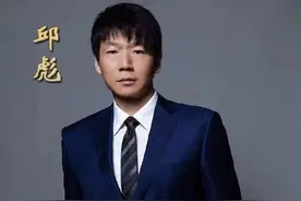 邱彪正式担任新疆男篮主教练图片
