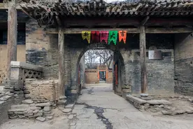 俗语：一怕门前火焰路，二怕床后无靠山，三怕坟上桂花树，为啥？图片