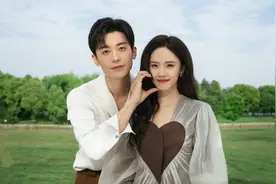 《步步倾心》：霸道总裁与落魄千金，一边套路一边相爱图片