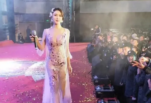 一亿米的巨人美女是谁 一亿米的巨人美女古风