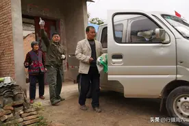 山村4兄弟共种20多亩山地，52年不分家，家庭和谐有秘诀图片