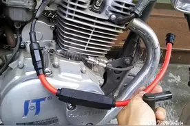 摩托车都电喷化了，你还在换5块钱的火花塞？图片