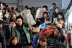 农业国翻身工业国背后，中国农民牺牲有多大？农民未来的出路在哪图片