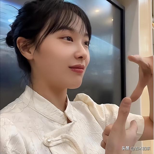 这一次，“挖呀挖”黄老师，“底裤”都被扒掉了