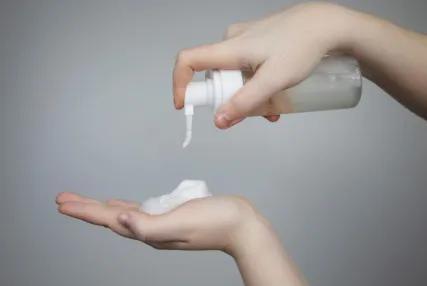 实测九款洗面奶：旁氏便宜但爆痘过敏！两款国货洁面值得入手